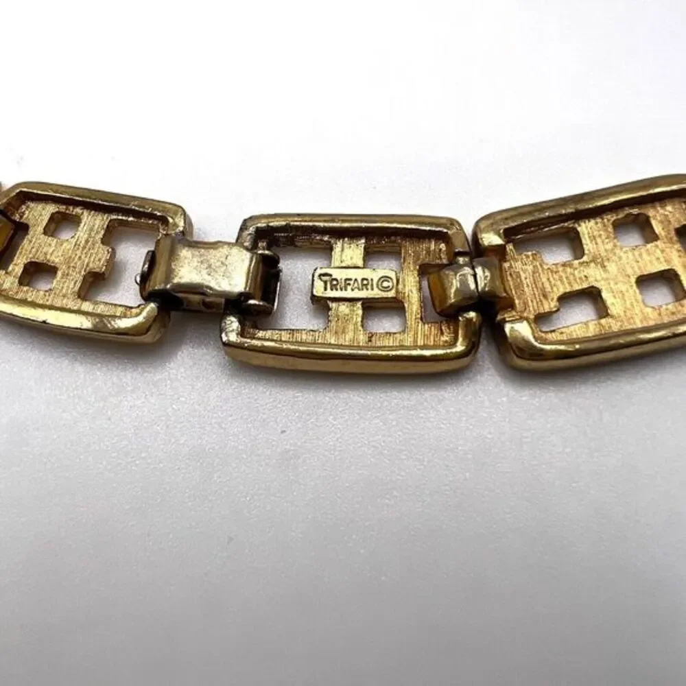 ¡VINTAGE RARE! Crown TRIFARI Asian Style Choker/Necklace, Gold-Tone. 17 in. - Picture 6 of 6
